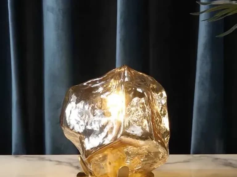 Lampă de masă BUMPY CUBE D15