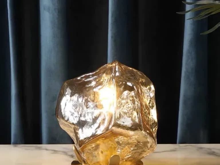 Lampă de masă BUMPY CUBE D15